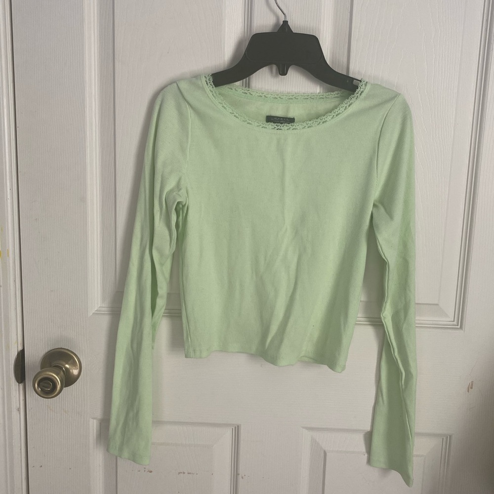 Wild Fable Lettuce trim crop top